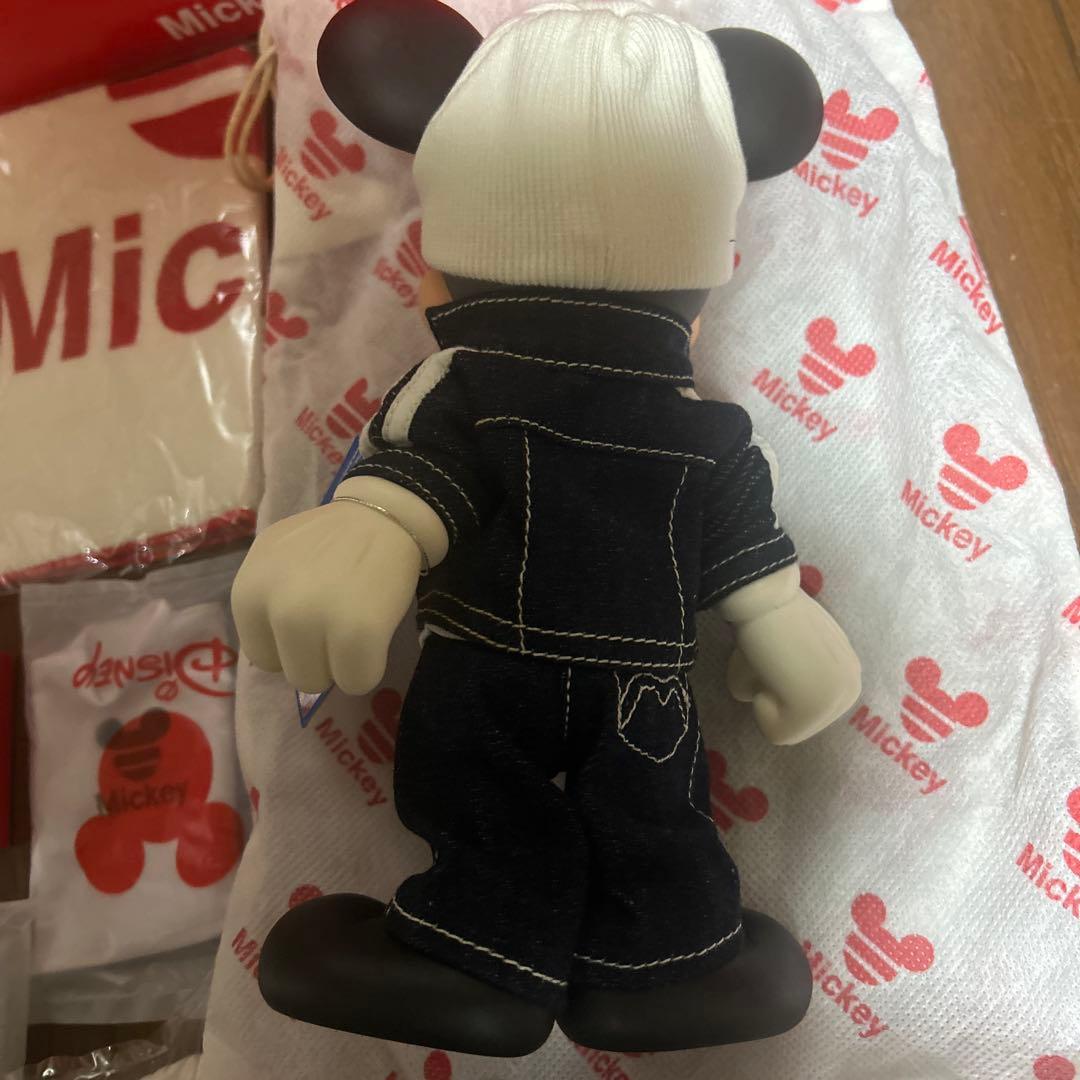 ディズニー　アディダスコラボ　フィギュア