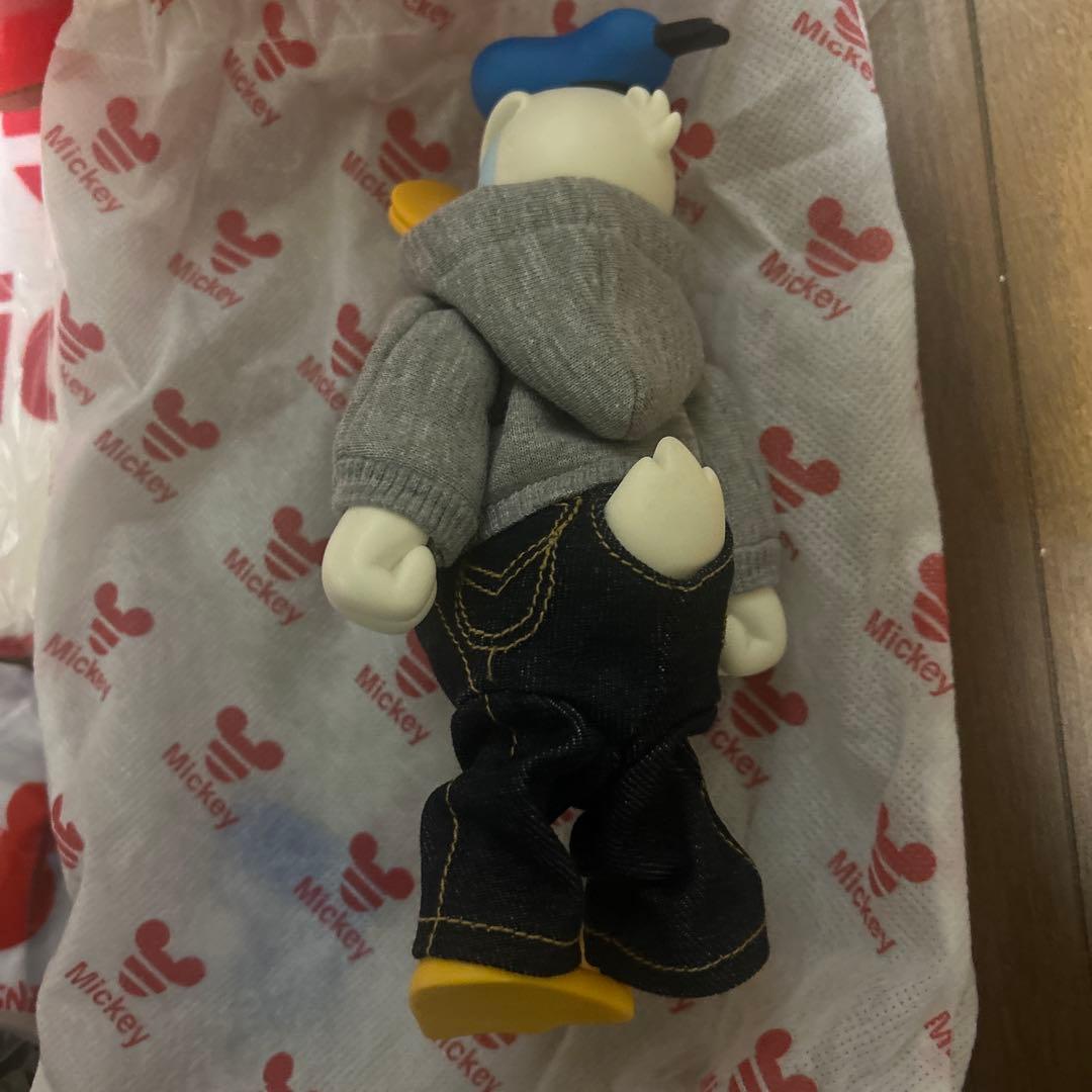 ディズニー　アディダスコラボ　フィギュア