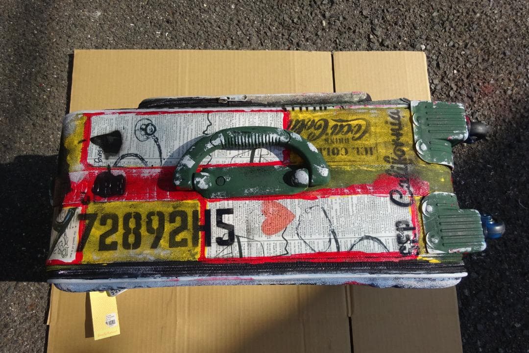 キャリーケース/キャリーバッグ 収納 ストリートアート 展示品 小型