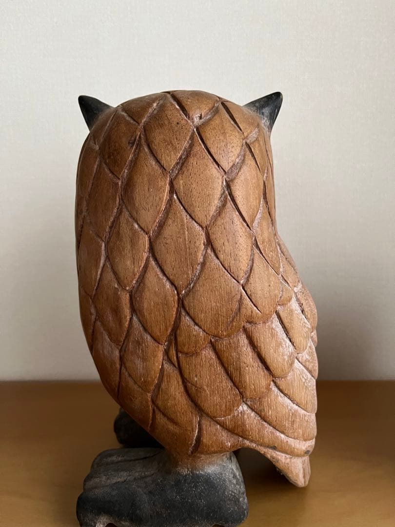 フクロウ置き物　信楽焼と木彫り