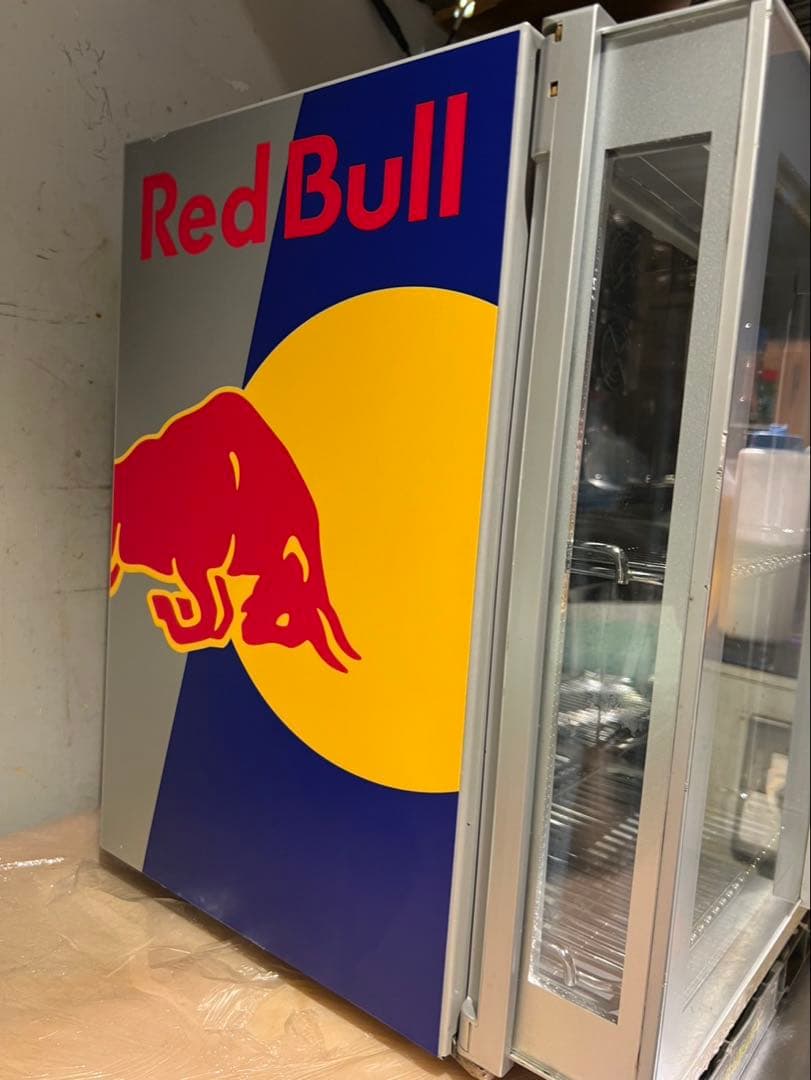 p*❁様 Red Bull レッドブル　冷蔵庫 二段式 ガラス扉