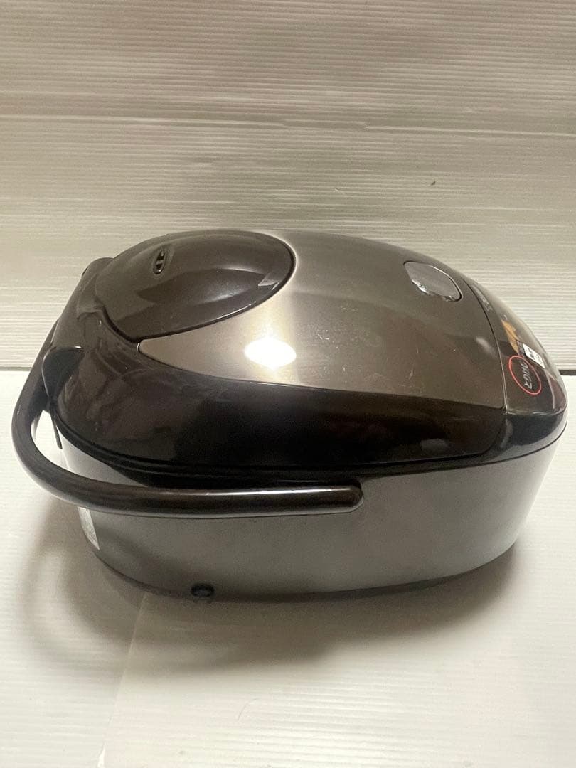ZOJIRUSHI/象印　NW-VH18￼ IH炊飯器　1升