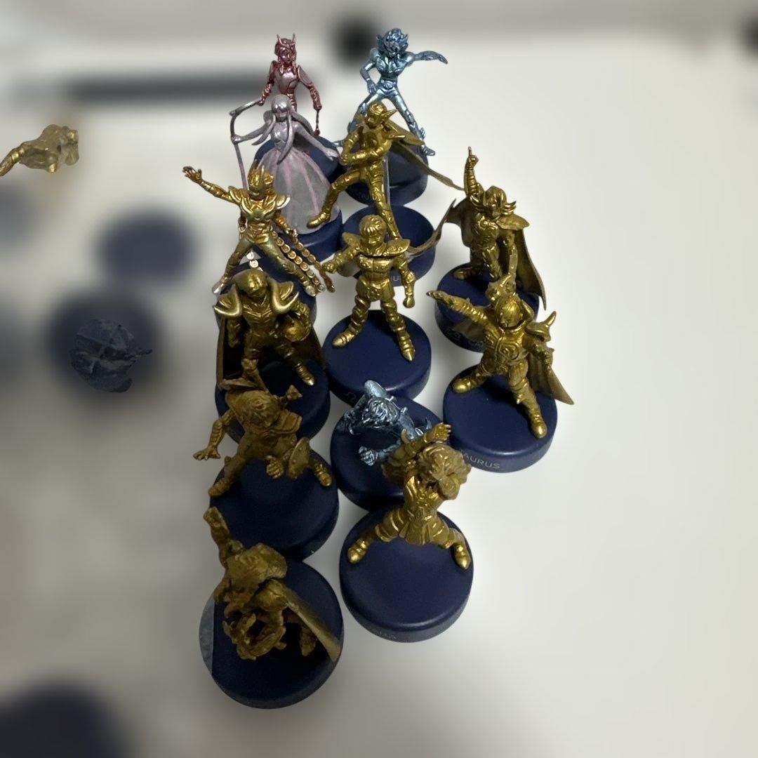 聖闘士星矢フィギュア 21体セット LEDベース付き