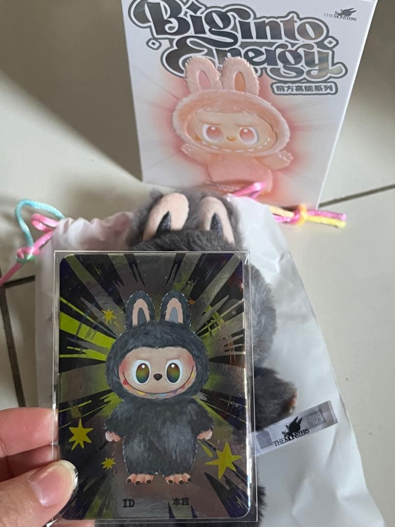 正規品 LABUBU ラブブ　エナジー　アイディ　シークレット　黒