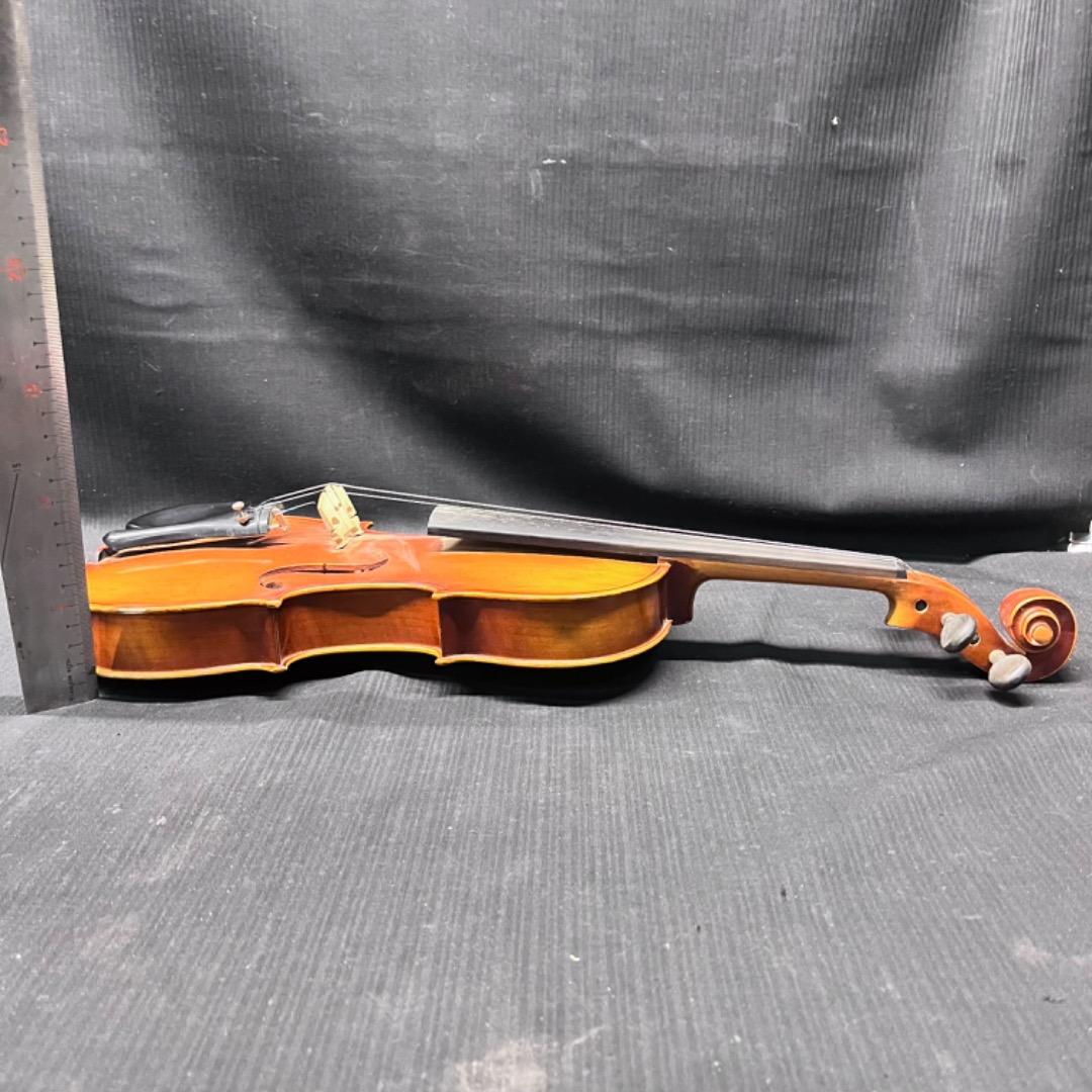 ▽※後右1098 鈴木バイオリン No.103 ケース 弓 ストラディバリウス
