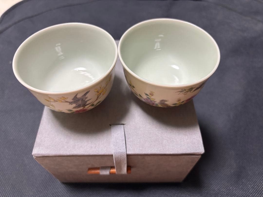 中国清時代　花鳥文茶碗 盃 粉彩　琺瑯彩　雍正年製在銘 官窯 2個セット（春夏)