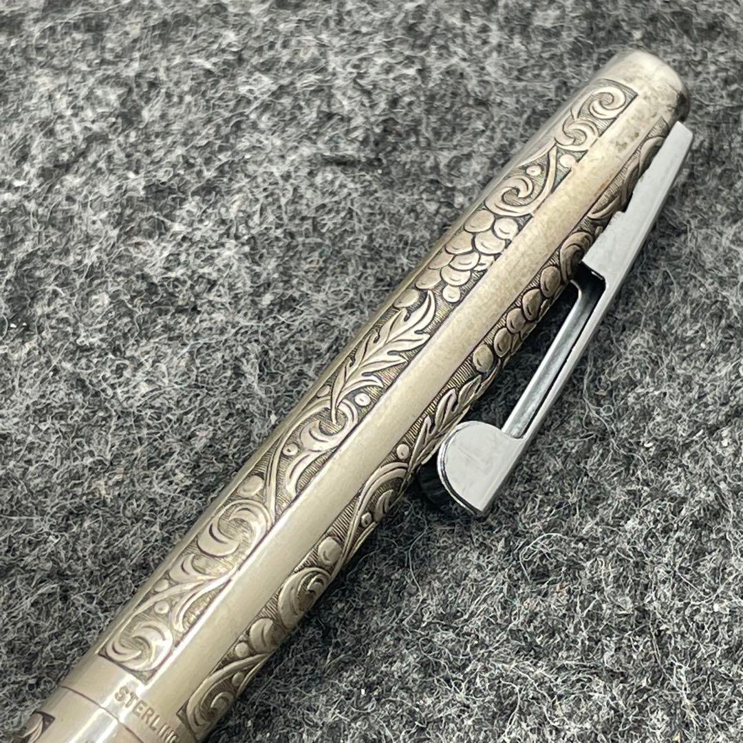 PE1217□SHEAFFER クリップノック式 ボールペン シルバー 葡萄柄