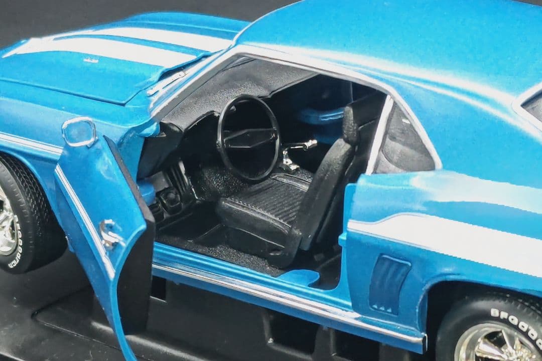 ワイルドスピード 1969 Yenko Camaro 
1/18