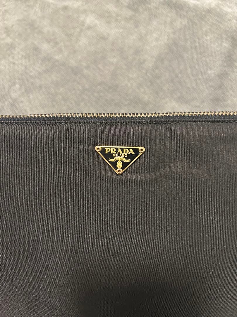 美品 PRADA ナイロン ポーチ型 ショルダーバッグ（短めストラップ）
