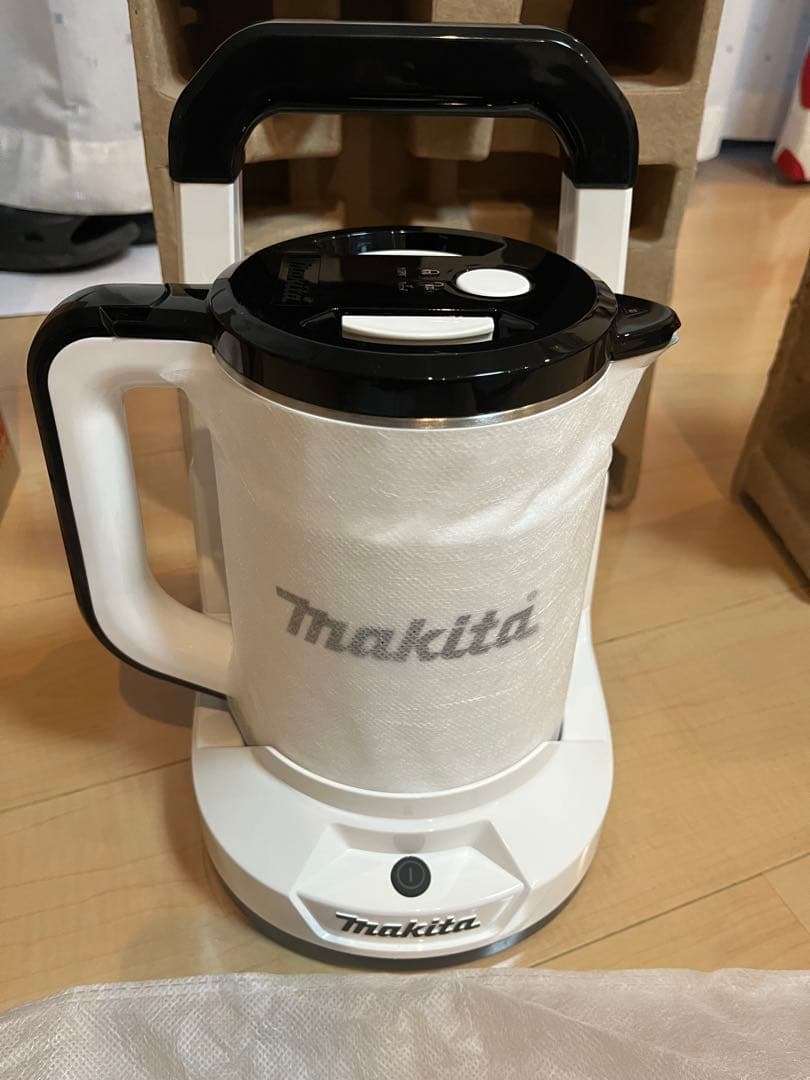 Makita KT360DZW 充電式ケトル 0.8L