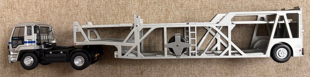 山*香様 トミカリミテッドヴィンテージLV-N225a,b いすゞ810EX