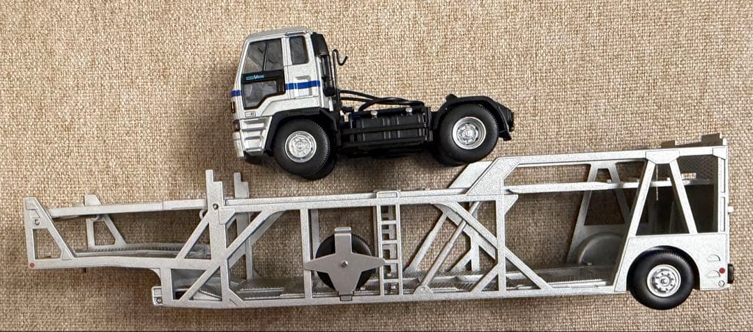 山*香様 トミカリミテッドヴィンテージLV-N225a,b いすゞ810EX