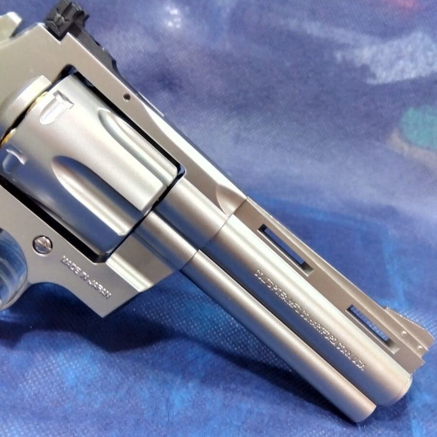 東京マルイ コルト パイソン 4in ステンレスモデルPYTHON 357