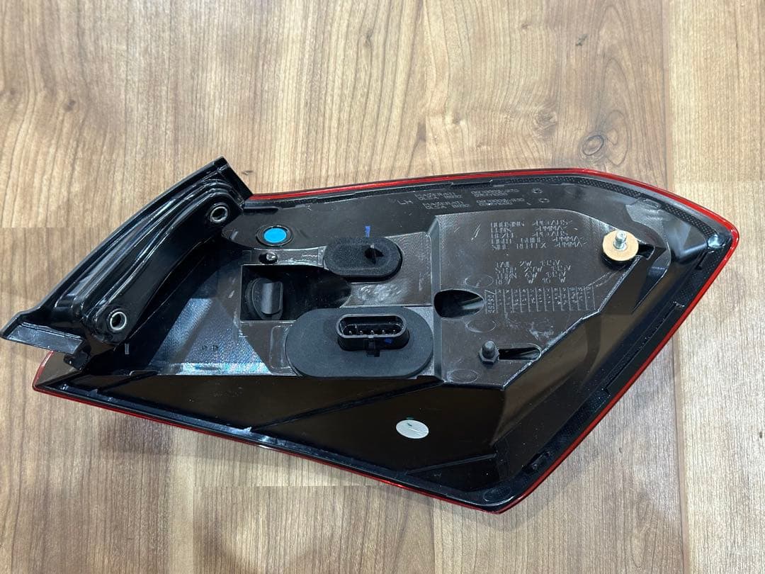 マセラティギブリ　純正テールランプ