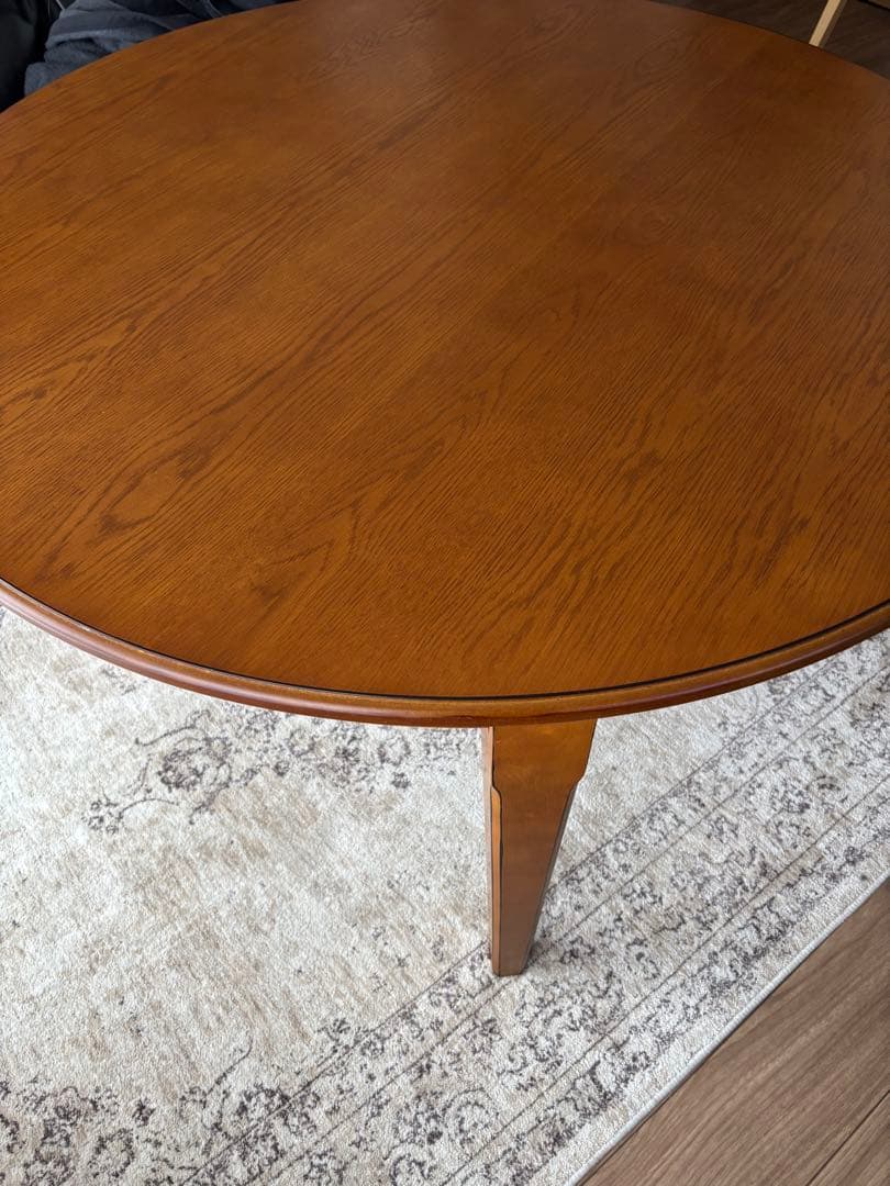 ダイニングテーブル　丸テーブル　ヴィンテージ風