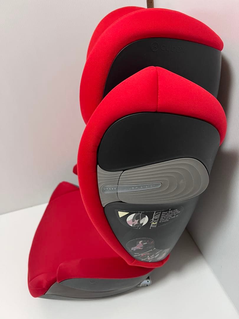 サイベックス 　ジュニアシート　ソリューション S i-FIX 保護シート付　赤