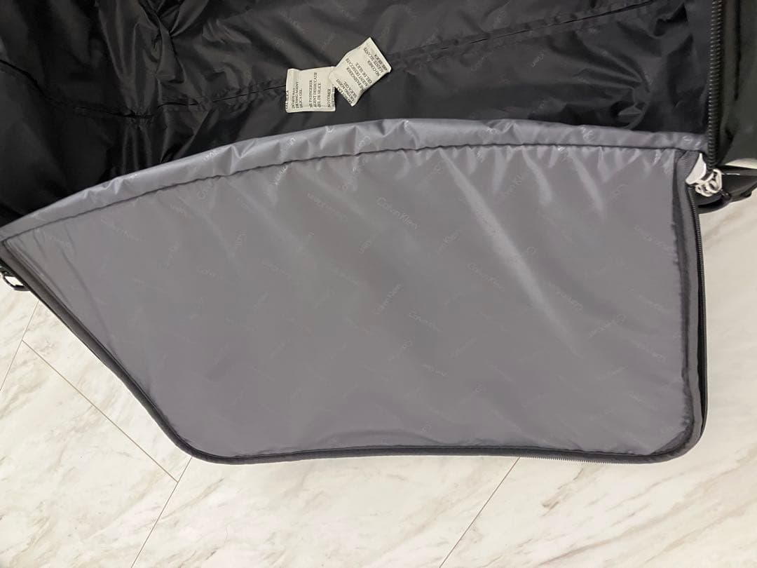 カルバンクライン　折りたたみキャリーバッグ ブラック　中型　スーツケース