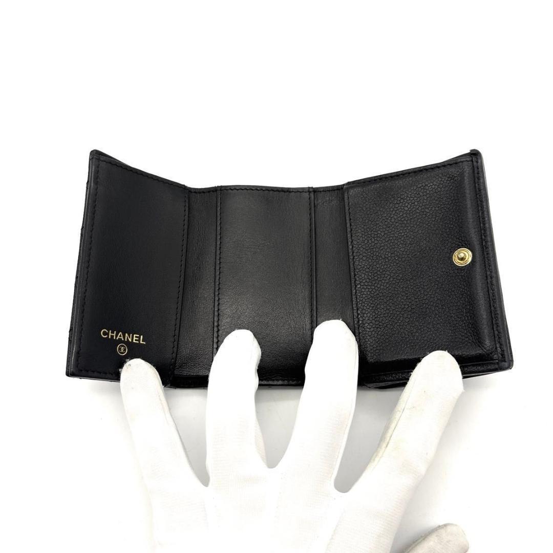 現行◆極美品◆CHANEL ボーイシャネル 三つ折り財布 キャビアスキン 黒