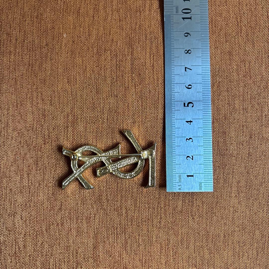 イヴサンローラン ブローチ ビンテージ 少々難あり
