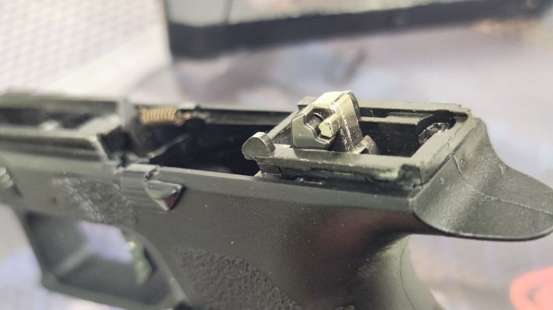 ストライカー9 カーボネイト CO2 ガスブローバック グロック