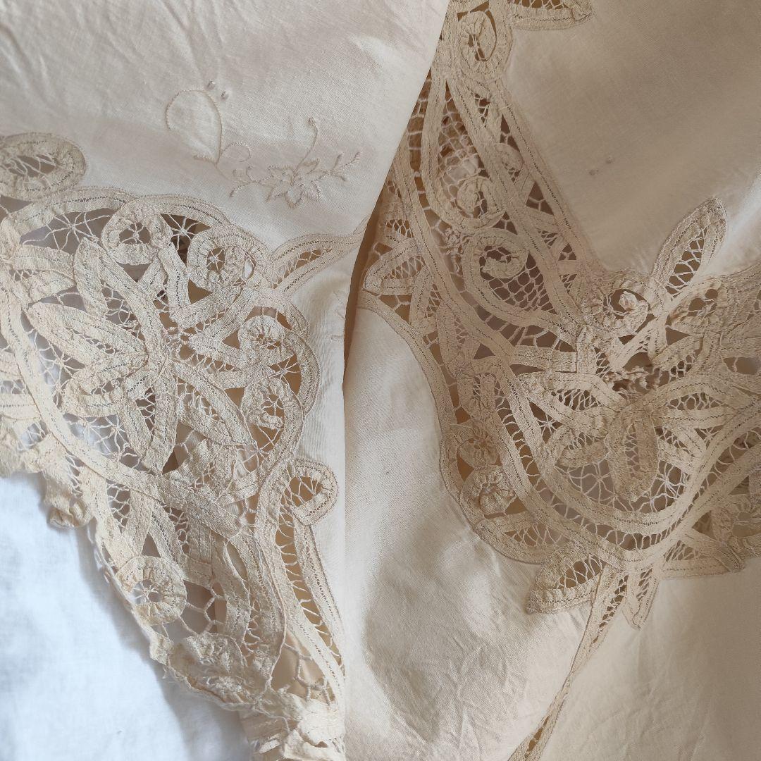 優しいオークル生成り＊Vintageバテンレース　円形クロス