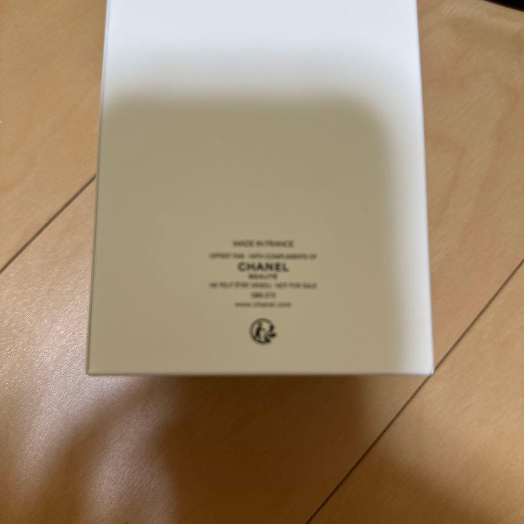 CHANEL BEAUTE メイクアップブラシ立て