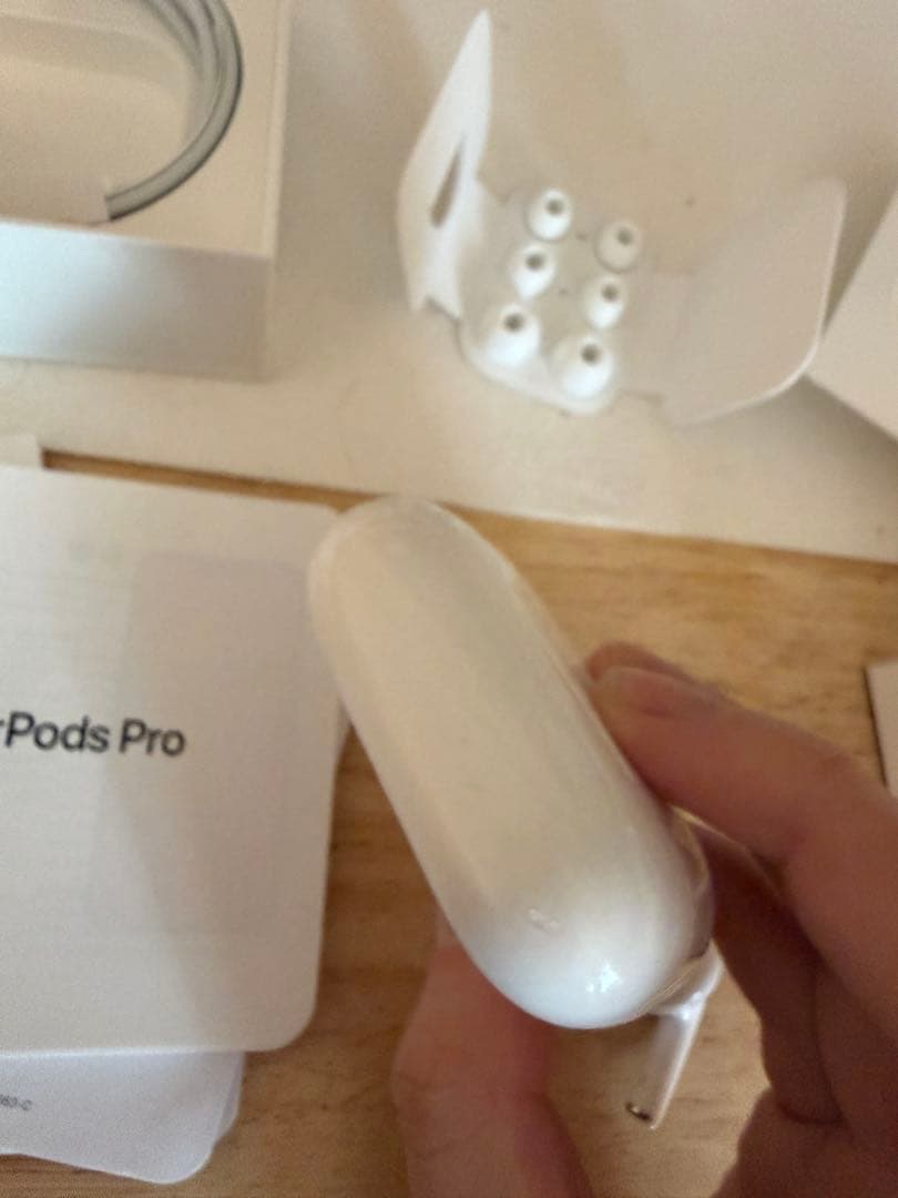 ね*い様 AirPods Pro 第2世代 Lightning（箱・付属品あり）