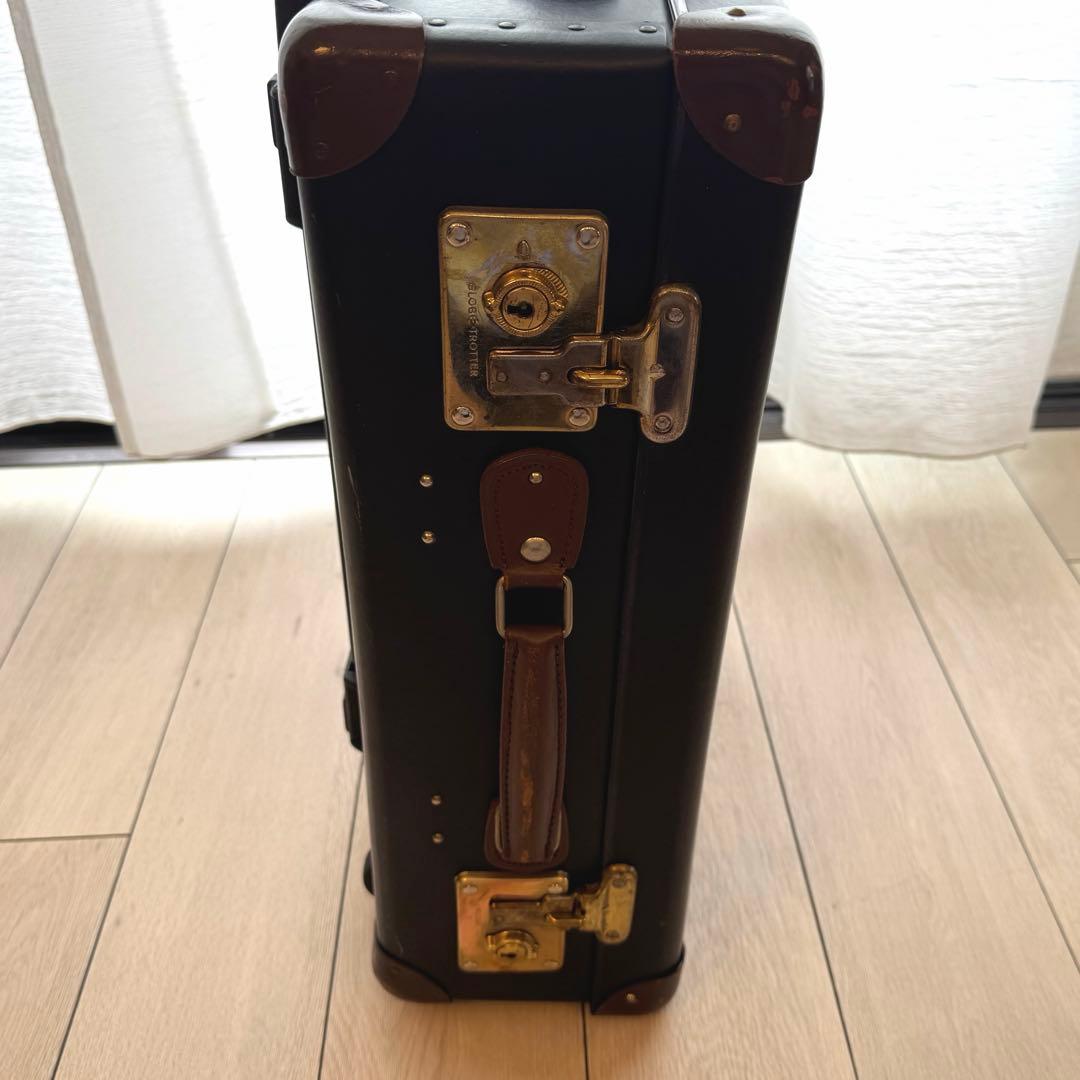 グローブトロッター　 黒　キャリーケース　20インチ　キャビンサイズ