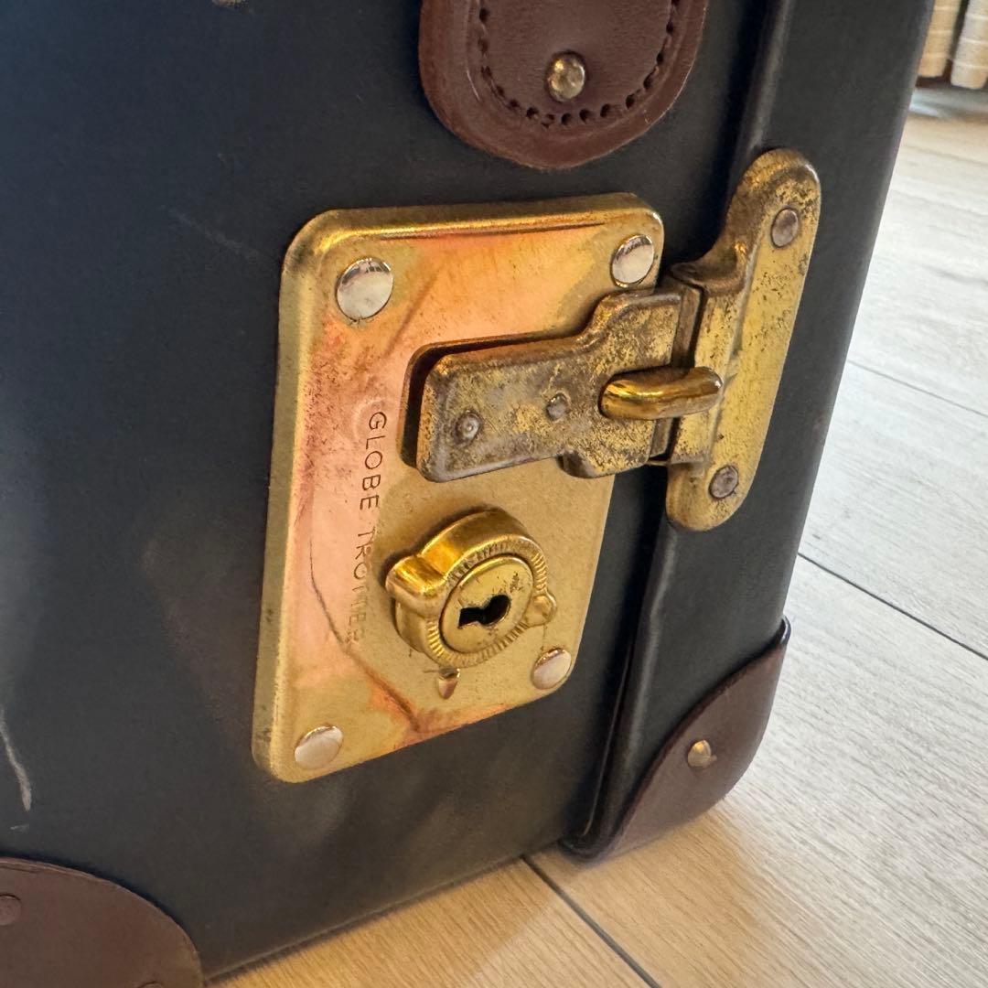 グローブトロッター　 黒　キャリーケース　20インチ　キャビンサイズ