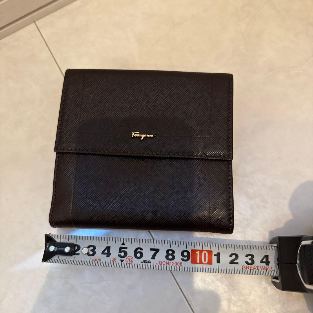 サルヴァトーレフェラガモ Salvatore Ferragamo 二つ折り財布