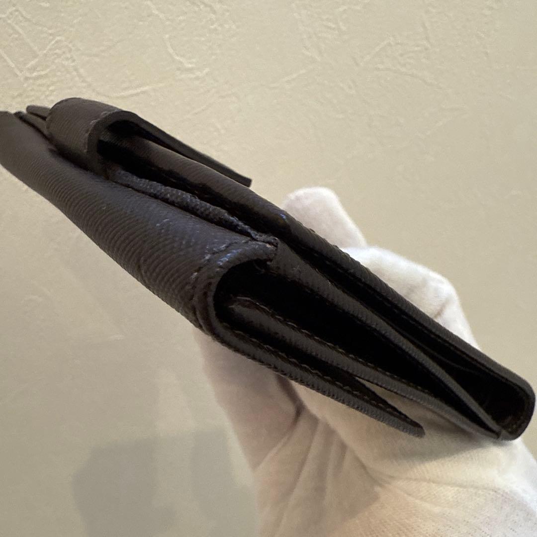 サルヴァトーレフェラガモ Salvatore Ferragamo 二つ折り財布