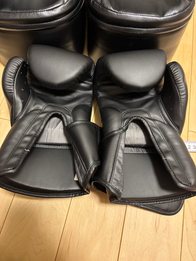 Winning ウイニング キックミット 2個+ボクシンググローブ　セット