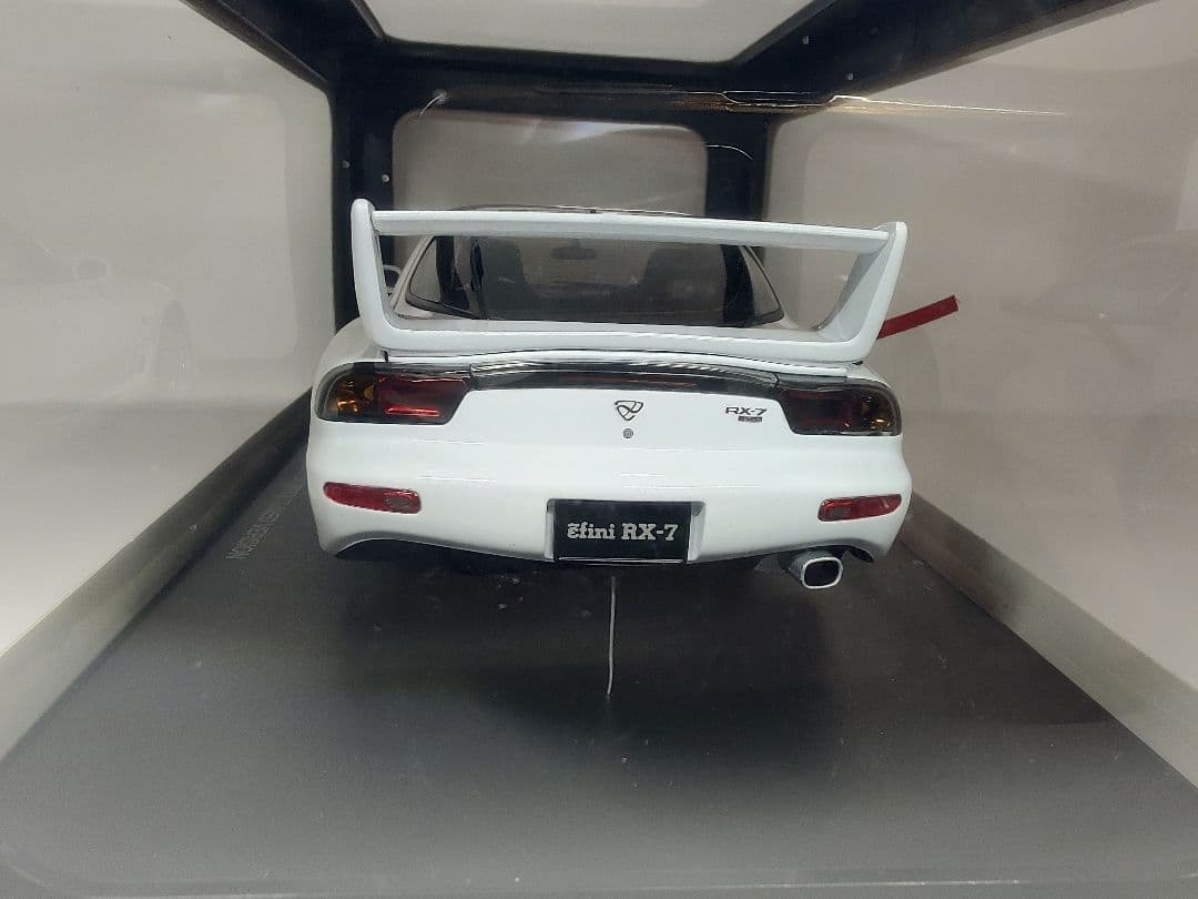 オートアート 1/18 RX-7 FD3S チューンドバージョン ピュアホワイト