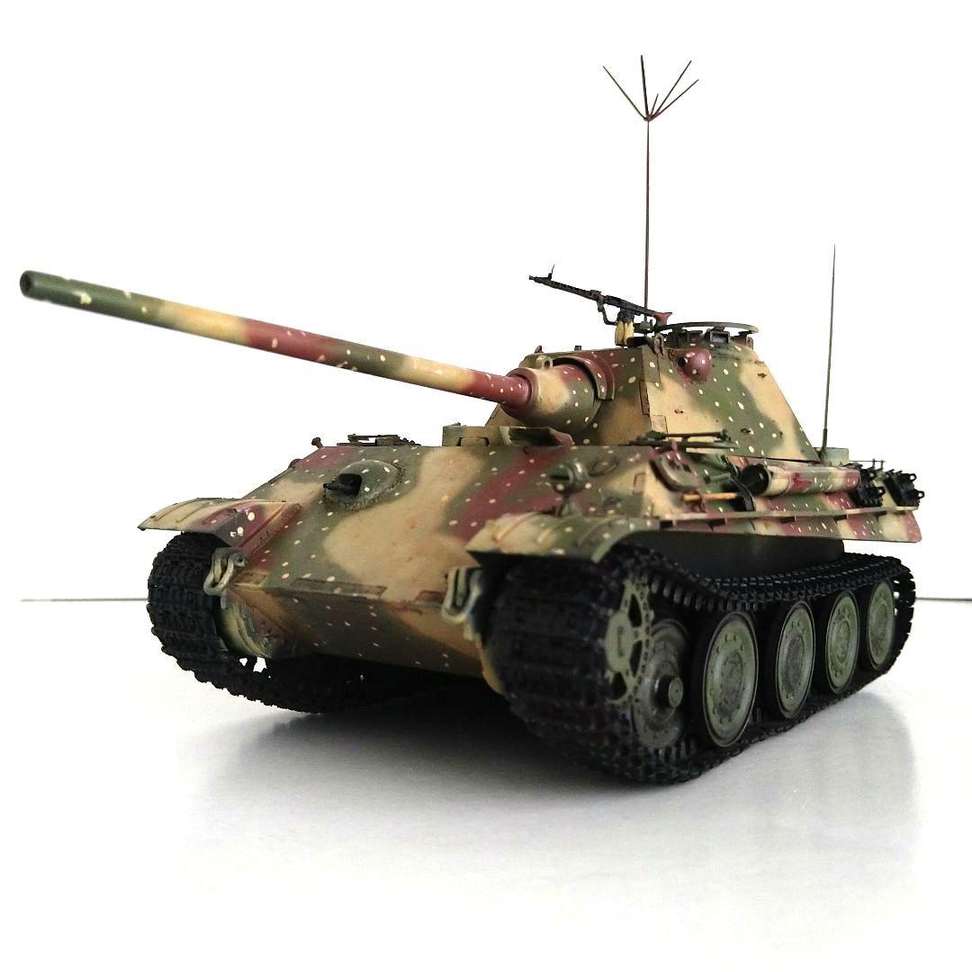 1/35ドイツ軍パンターF　指揮戦車