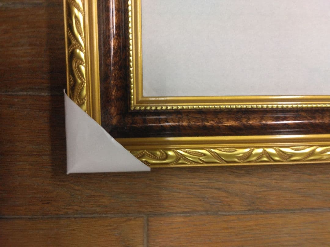 B3装飾的な金茶色の褒章額縁