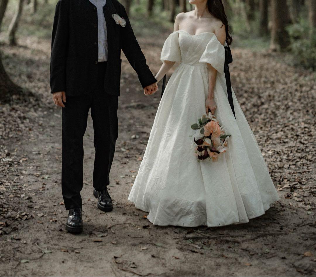 【専用】オフショルダー ウェディングドレス　オフホワイト　7号