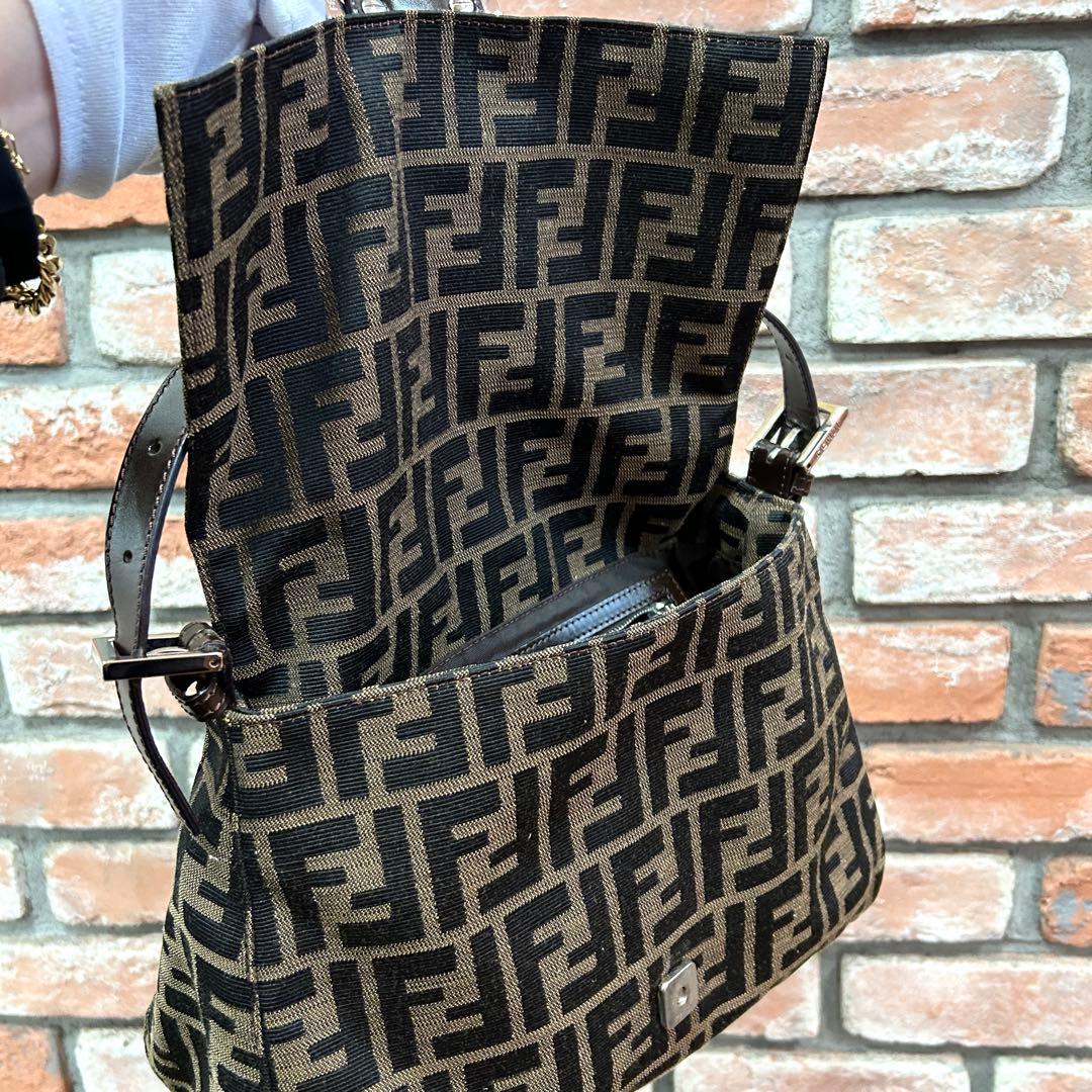 極美品 FENDI フェンディ マンマバケット ショルダーバッグ ズッカ柄