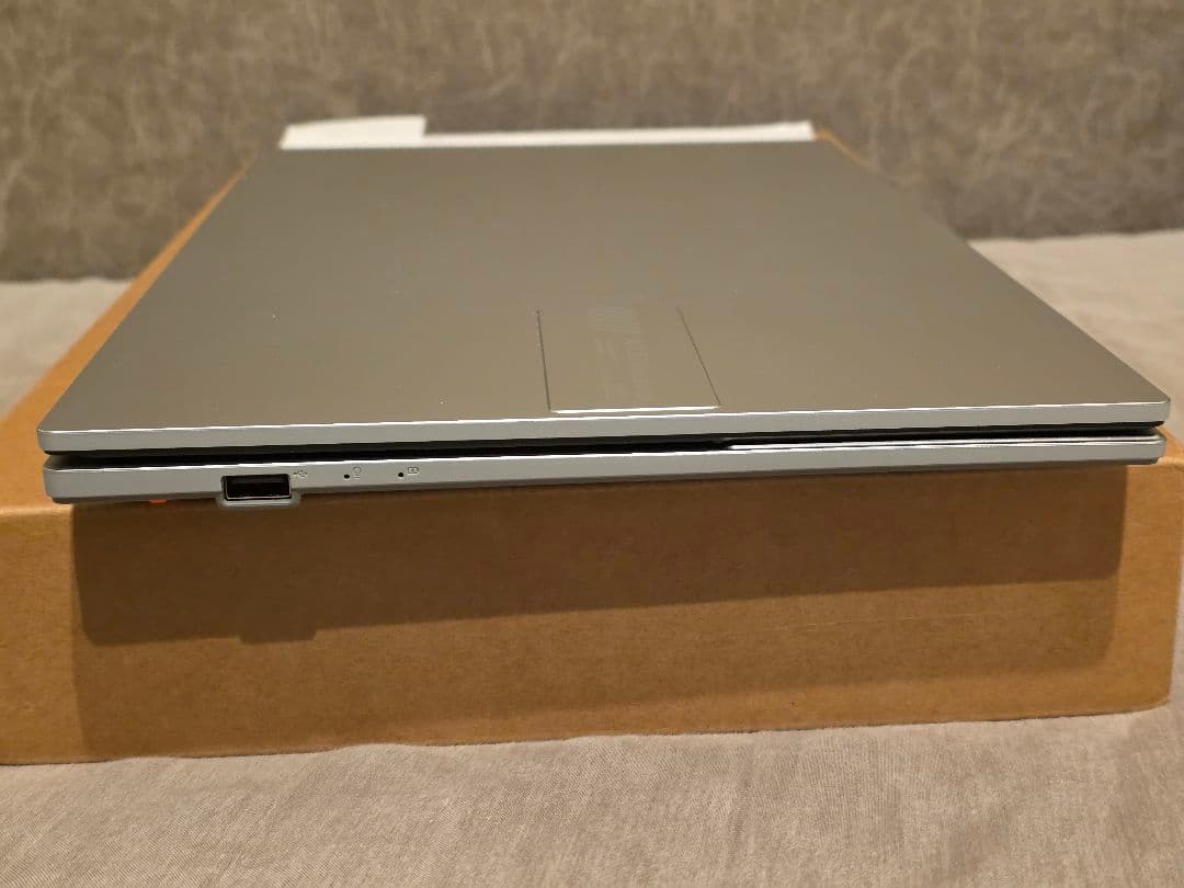 美品 ASUS Vivobook Go 15 E1504F 8GB 512GB