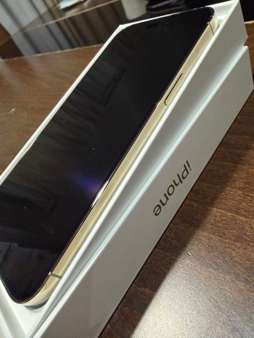 iPhone 14Pro MAX ゴールド本体 動作問題ナシ