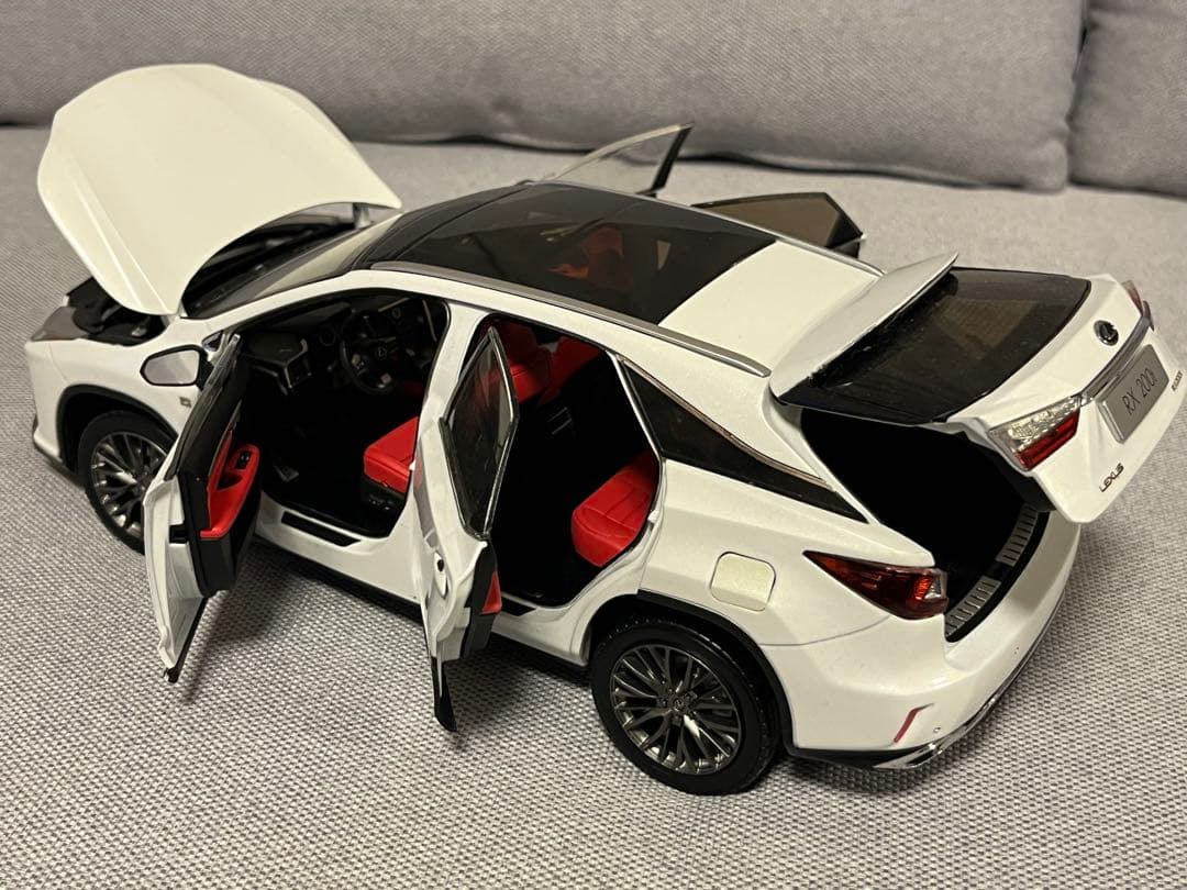 レクサスLexus RX 200t ミニカー 1/18