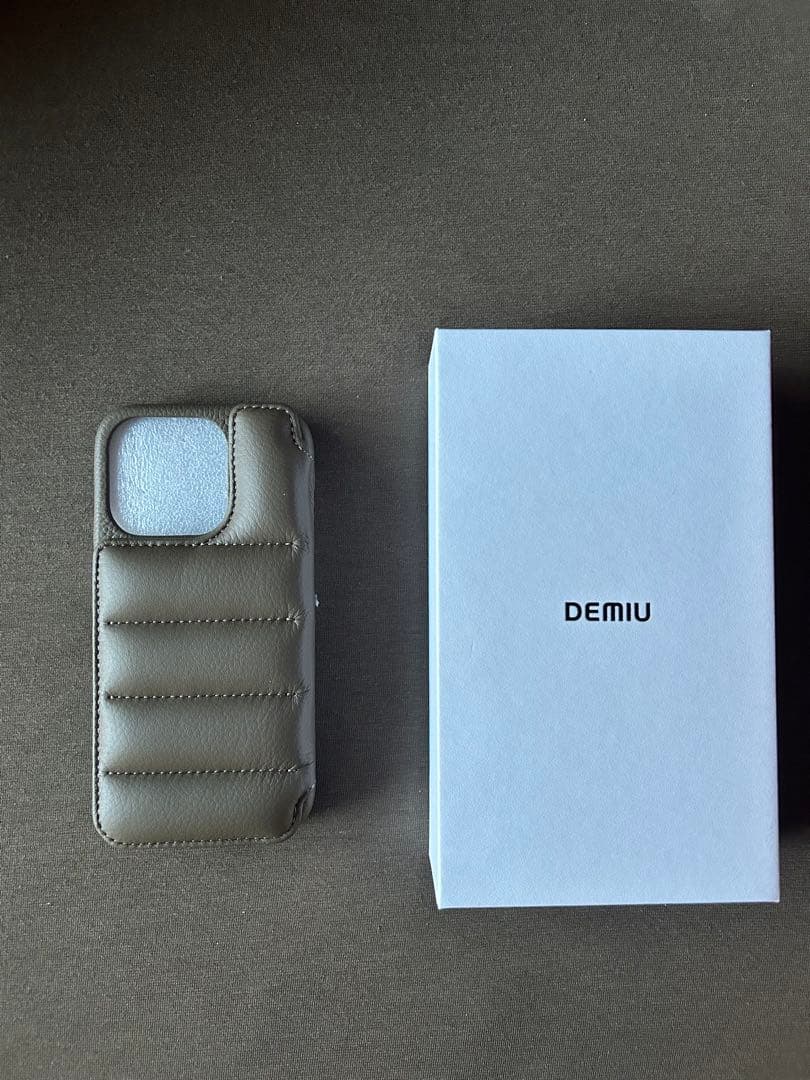 DEMIU BALLON iPhone 15 Pro エトープ　スマホケース