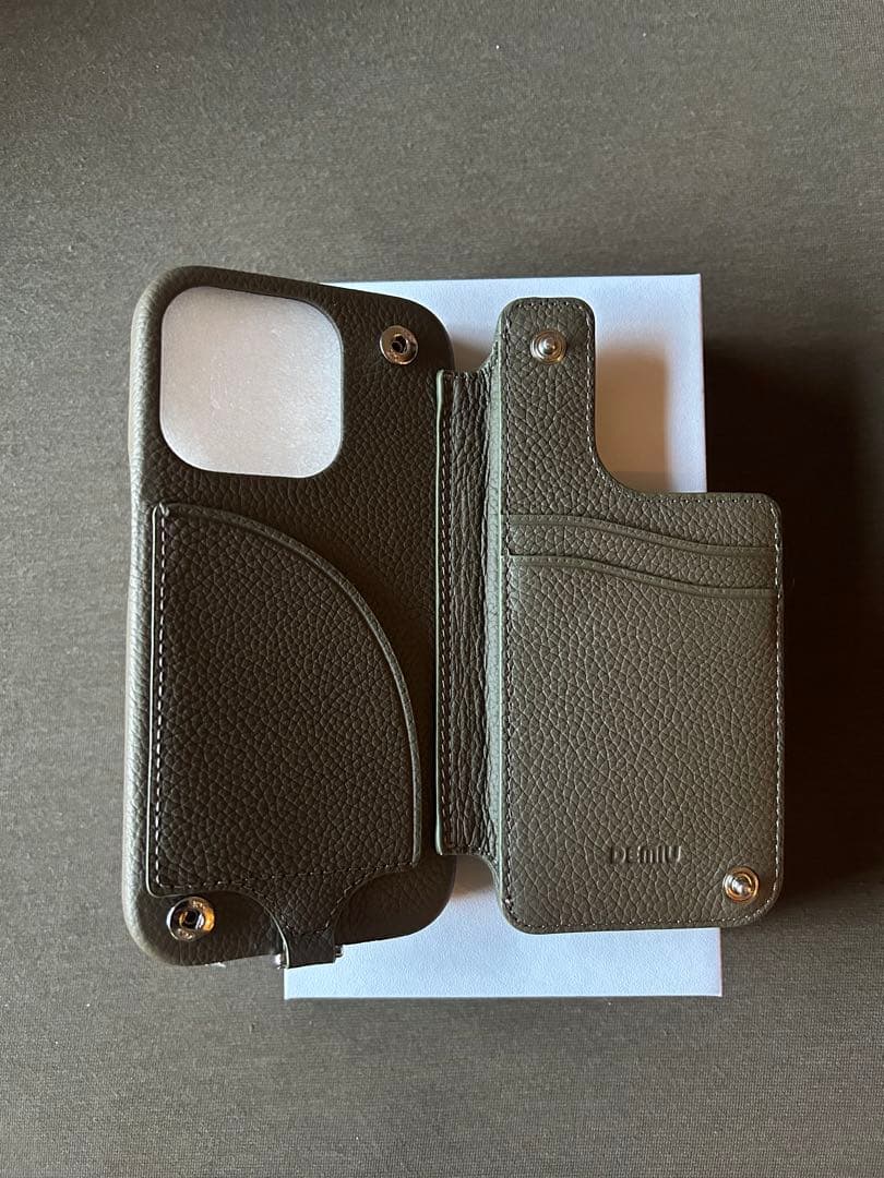 DEMIU BALLON iPhone 15 Pro エトープ　スマホケース