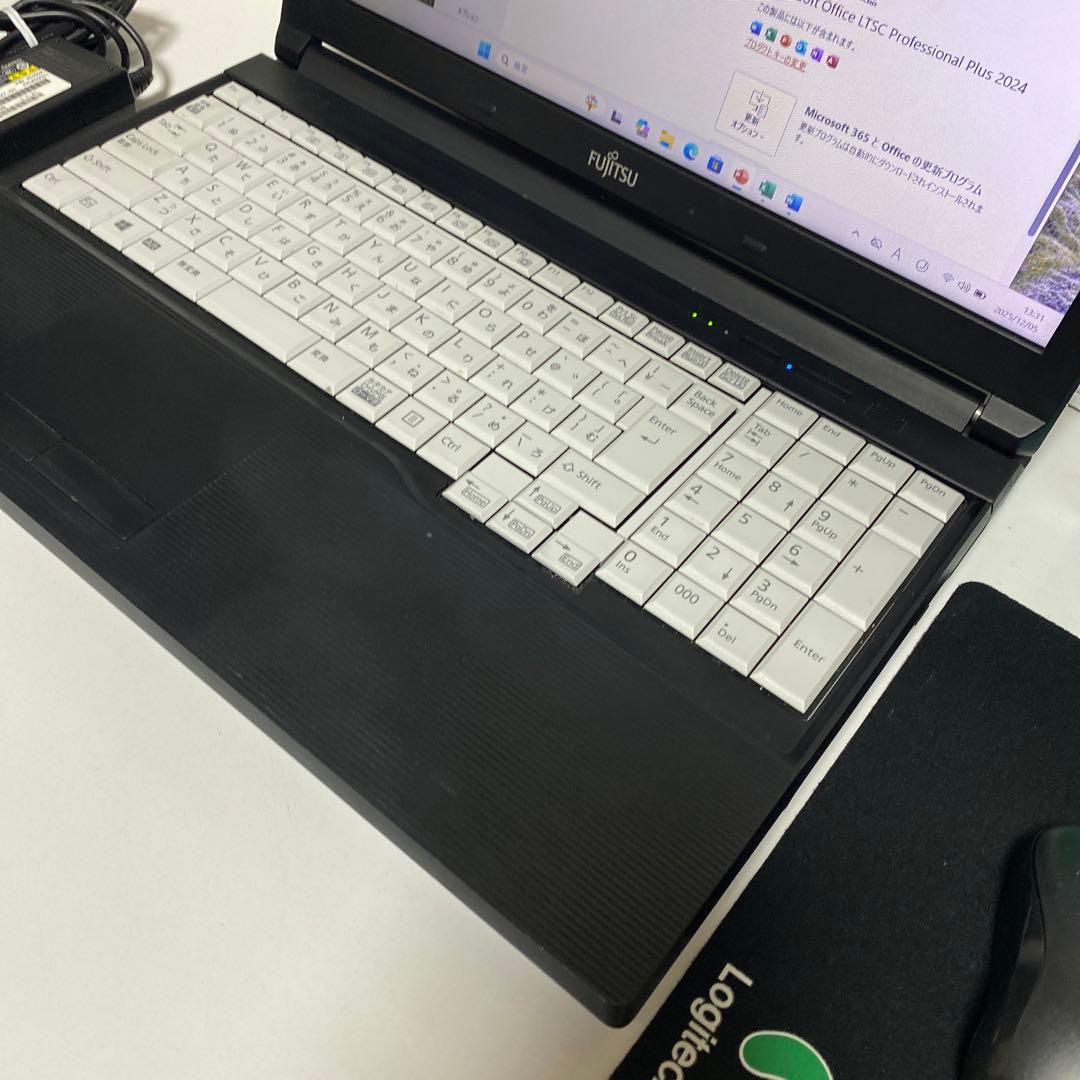 Windows11 オフィス付き　Corei5 SSD 512GB 美品　富士通