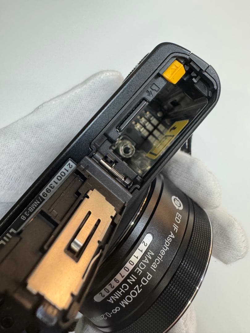 【美品】ニコン　Nikon1 S2　レンズ・新品純正ケース付　1382枚