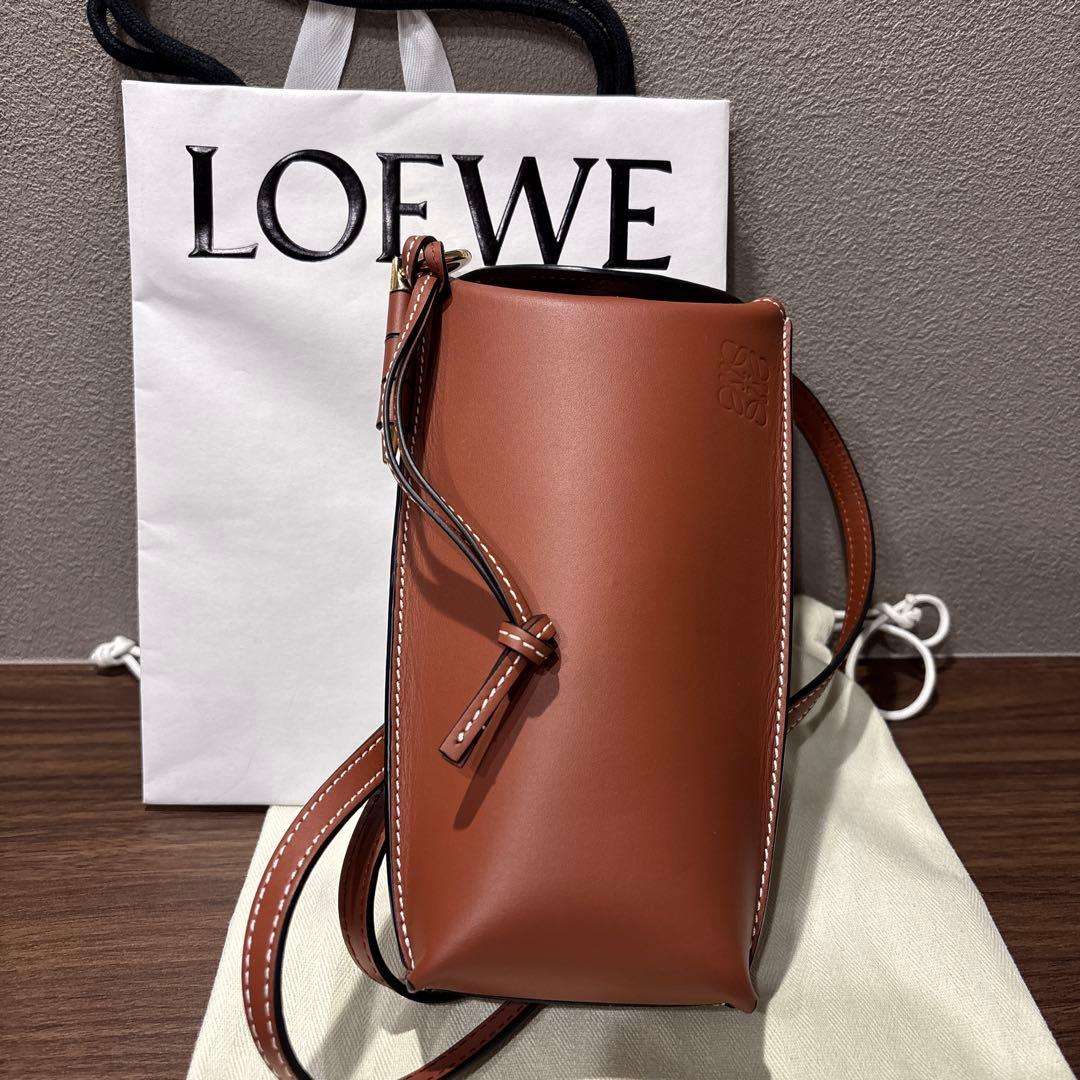 LOEWE　極美品　ロエベ　ゲートポケット　スマホショルダー　正規品