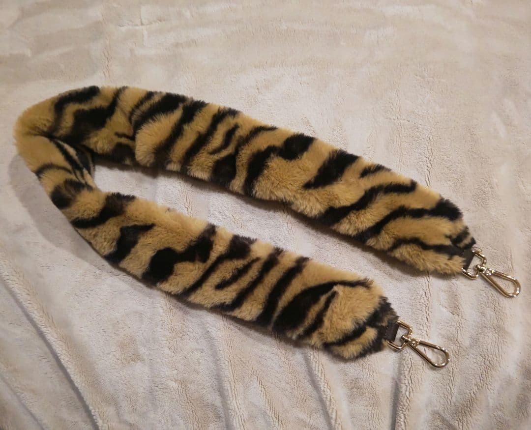 アパルトモン GOOD GRIEF! FAUX FUR ストラップ