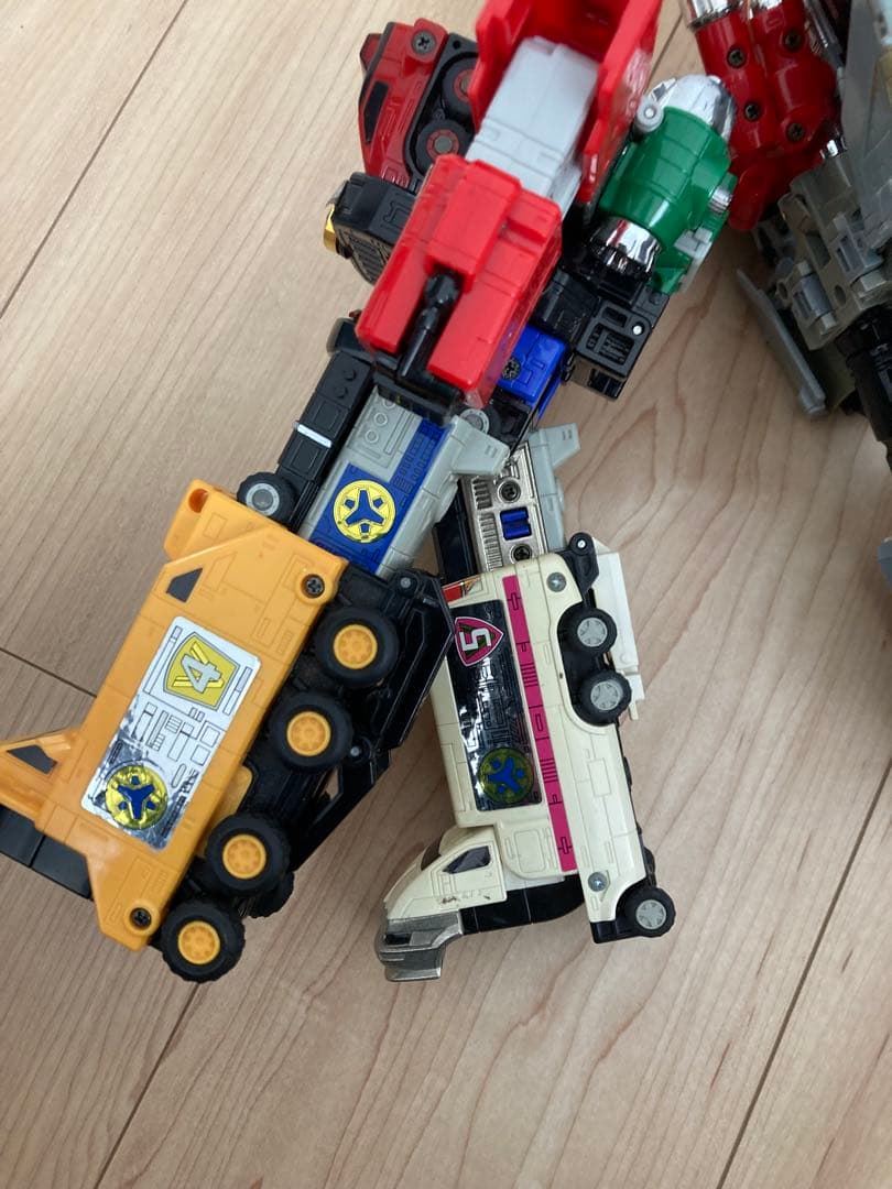 救急戦隊ゴーゴーファイブ」・DX超合金「緊急合体ビクトリーロボビクトリーマーズ①