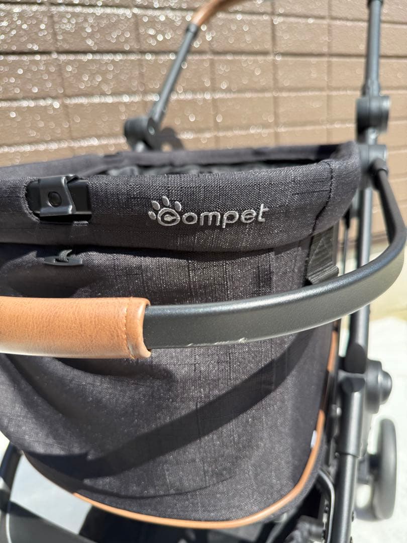 【極美品】コンビ コムペット ルルテイル キャリー マウナロアブラック カート