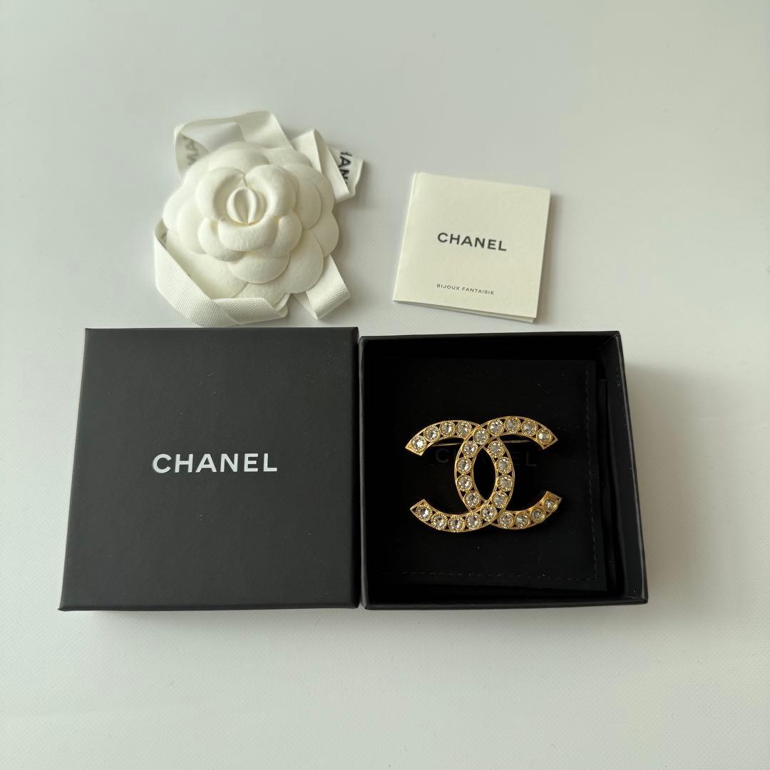 CHANEL＊ CCロゴ ＊ゴールド＊ブローチ＊クリスタル＊ビジュー