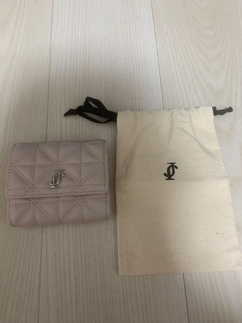 新品未使用　ジルバイジルスチュアート　クロスJキルト三つ折りウォレット